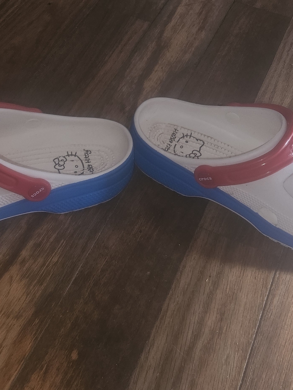 Hello Kitty Crocs Women's 10 - Picture 3 of 7